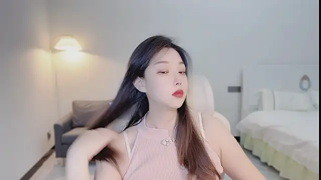 Snapshot of Maymay_ chatting on 10/14/25, 11:05 Maymay online show from 10/14/25, 11:05