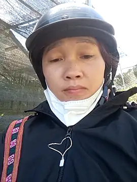 miumiu 00 online show from 09/24/25, 01:09