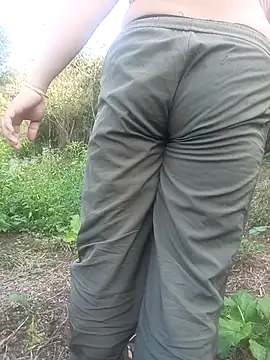 miumiu 00 online show from 10/19/25, 08:59