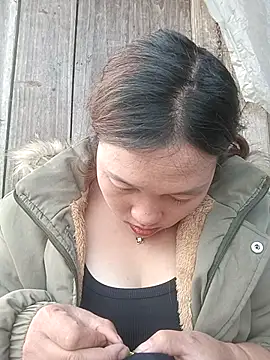 miumiu 00 online show from 12/03/25, 01:57