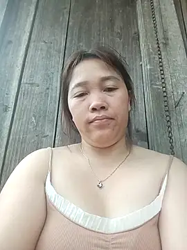 miumiu 00 online show from 04/17/26, 11:19