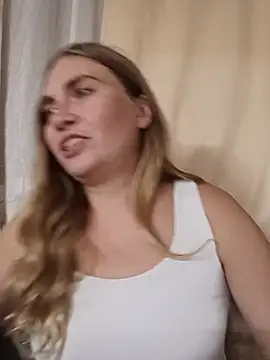 Snapshot of KisaVixen chatting on 09/11/25, 05:57 KisaVixen online show from 09/11/25, 05:57