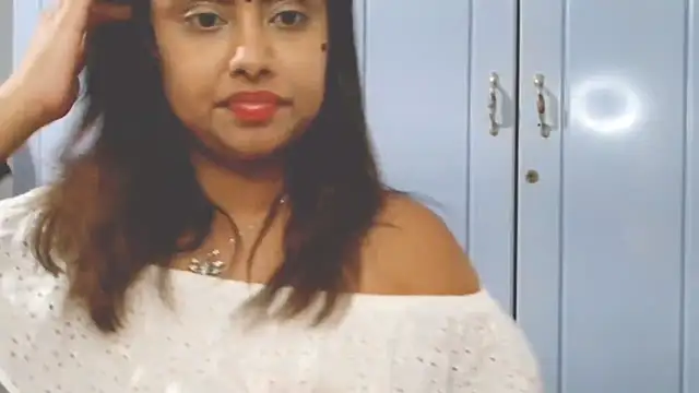 Indian GlowingMiax online show from 09/18/25, 03:58