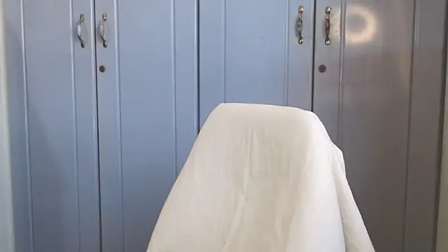 Indian GlowingMiax online show from 09/26/25, 11:14