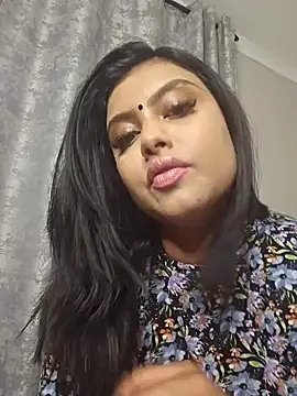 Indian GlowingMiax online show from 11/25/25, 02:44