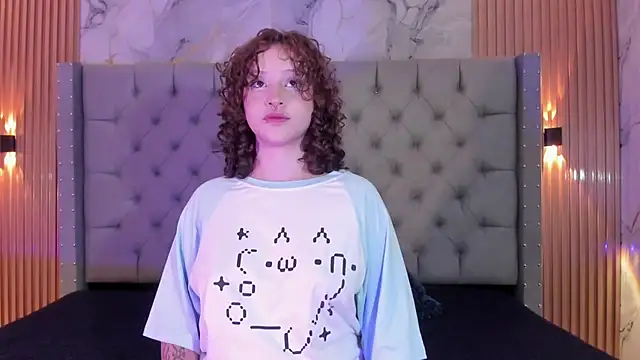 Snapshot of Suxan_White_ chatting on 09/10/25, 11:21 Suxan White online show from 09/10/25, 11:21