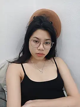 Snapshot of Katanh chatting on 07/11/26, 10:51 Katanh online show from 07/11/26, 10:51