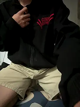 linh21107 online show from 12/03/25, 05:33