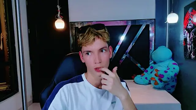 park jimin1 online show from 12/16/25, 07:08