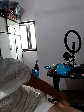 linda bae00 online show from 10/15/25, 07:52