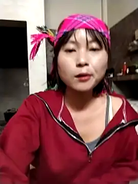 Snapshot of linda_bae00 chatting on 02/01/26, 01:15 linda bae00 online show from 02/01/26, 01:15