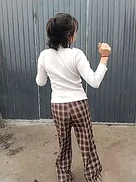 Snapshot of linda_bae00 chatting on 02/03/26, 02:53 linda bae00 online show from 02/03/26, 02:53