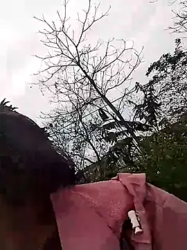 Snapshot of linda_bae00 chatting on 02/15/26, 07:51 linda bae00 online show from 02/15/26, 07:51