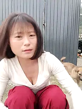 Snapshot of linda_bae00 chatting on 02/26/26, 11:48 linda bae00 online show from 02/26/26, 11:48