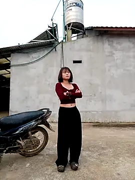 Snapshot of linda_bae00 chatting on 03/02/26, 12:24 linda bae00 online show from 03/02/26, 12:24