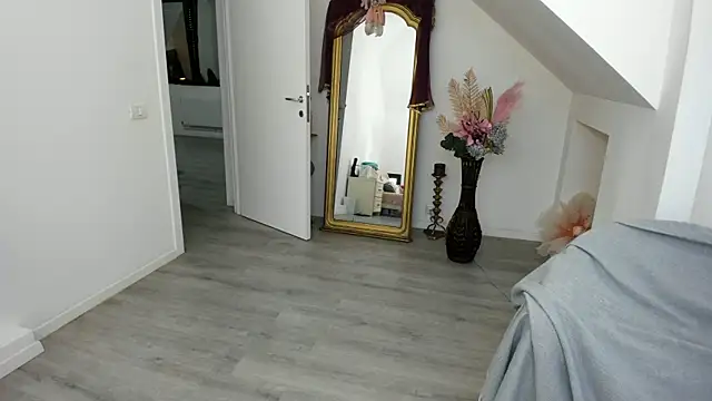 Ranya Evy online show from 04/24/26, 03:03