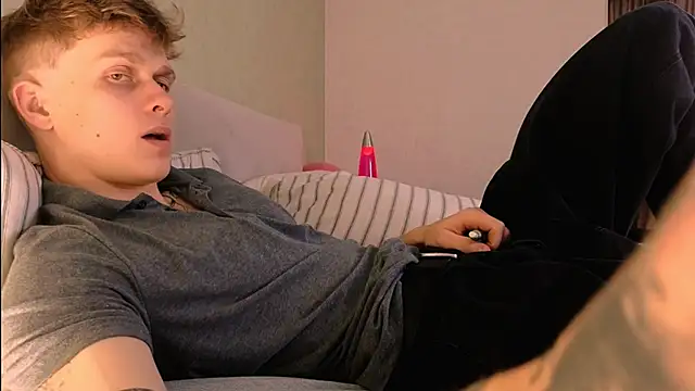 TalkingHead 0  online show from 10/06/25, 11:40