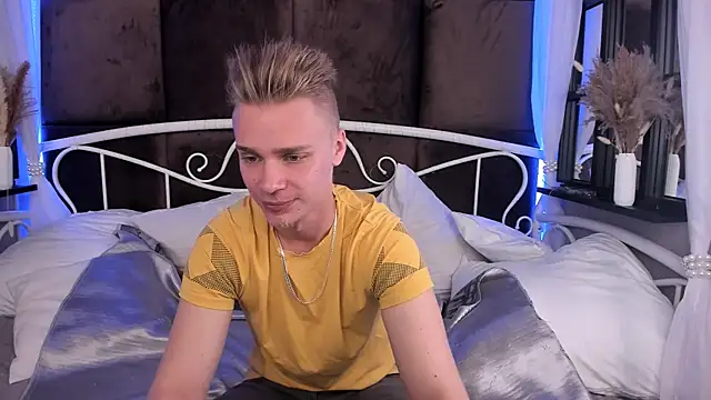 Snapshot of LawrenceMiles chatting on 09/24/25, 10:29 LawrenceMiles online show from 09/24/25, 10:29