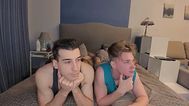 Snapshot of LawrenceMiles chatting on 12/18/25, 11:27 LawrenceMiles online show from 12/18/25, 11:27