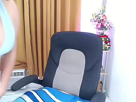 Snapshot of miss_ashly_ chatting on 11/06/25, 11:11 miss ashly online show from 11/06/25, 11:11