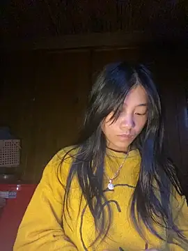 EmLy02 online show from 10/08/25, 11:13