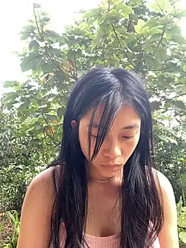 EmLy02 online show from 10/18/25, 07:09