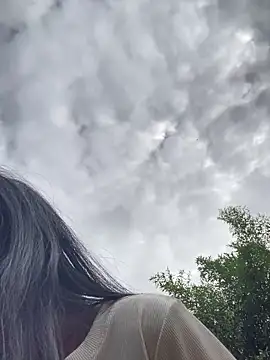 EmLy02 online show from 10/21/25, 08:04