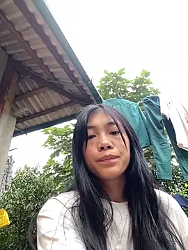 EmLy02 online show from 10/30/25, 09:55