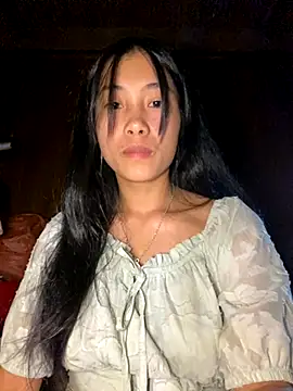 EmLy02 online show from 11/05/25, 12:16