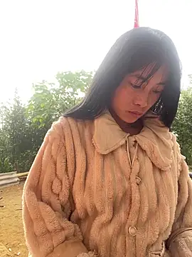 EmLy02 online show from 12/23/25, 01:25