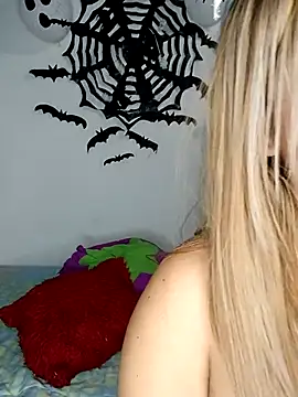 Emily  Hott online show from 10/08/25, 02:42