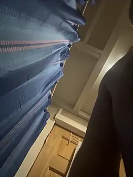 kev0n2389 online show from 10/15/25, 04:51