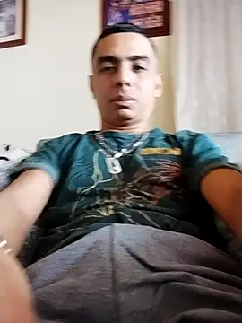 Snapshot of PasivoVergon20C chatting on 10/18/25, 05:35 PasivoVergon20C online show from 10/18/25, 05:35