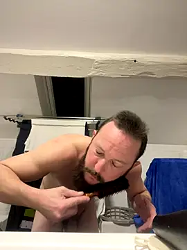 AZOPMOB18999 online show from 12/18/25, 07:09