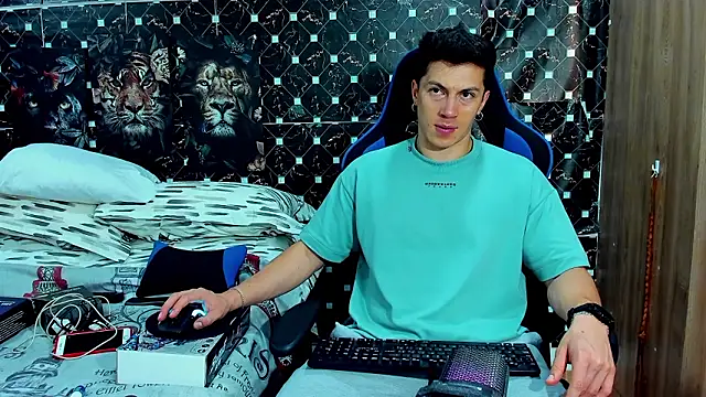 Snapshot of javiersexymann chatting on 02/27/26, 10:10 javiersexymann online show from 02/27/26, 10:10