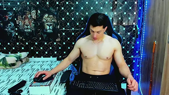Snapshot of javiersexymann chatting on 06/09/26, 07:03 javiersexymann online show from 06/09/26, 07:03