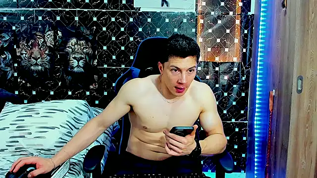Snapshot of javiersexymann chatting on 07/08/26, 04:55 javiersexymann online show from 07/08/26, 04:55