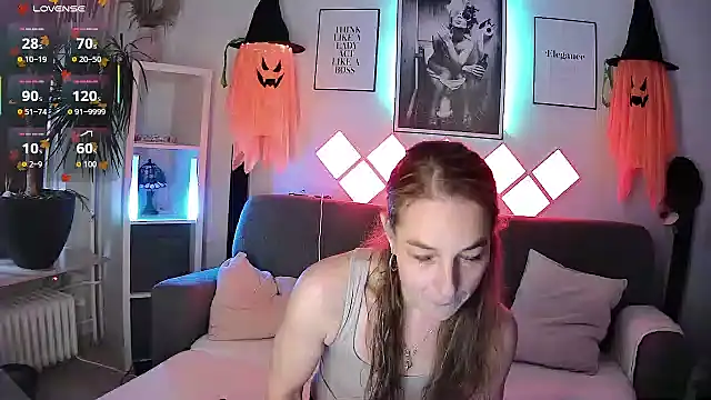 XBellaXundXUweX online show from 10/10/25, 09:30