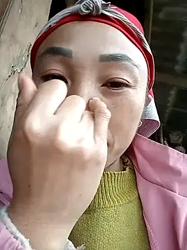 lucybaby00 online show from 11/18/25, 09:25