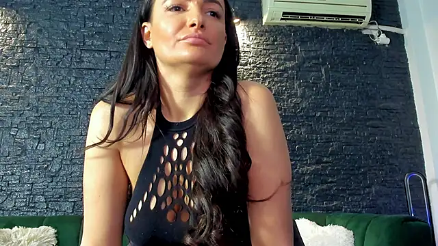 AnneSins online show from 10/10/25, 05:56