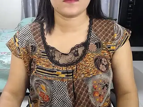 Snapshot of Ridiha_Pari chatting on 11/17/25, 12:27 Ridiha Pari online show from 11/17/25, 12:27