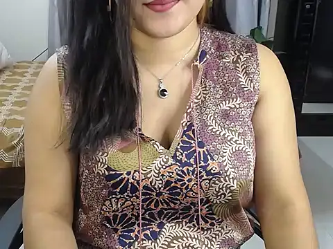 Snapshot of Ridiha_Pari chatting on 11/28/25, 10:29 Ridiha Pari online show from 11/28/25, 10:29