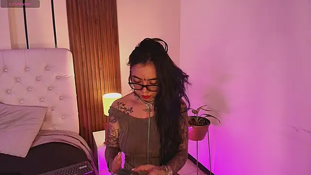 ViolettaAlemida online show from 01/06/26, 01:15