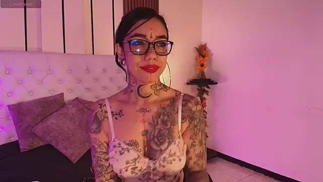 ViolettaAlemida online show from 01/07/26, 01:13