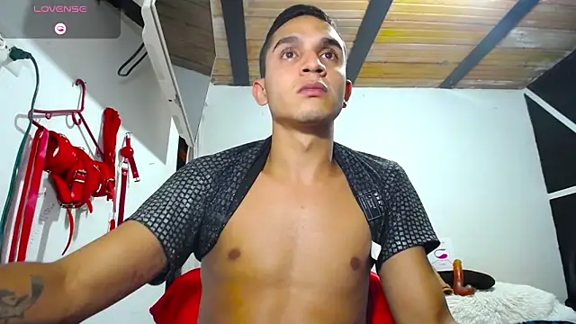 Angel latinboy online show from 01/11/25, 01:27