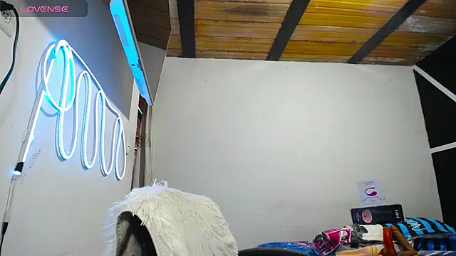 Angel latinboy online show from 03/10/25, 09:07