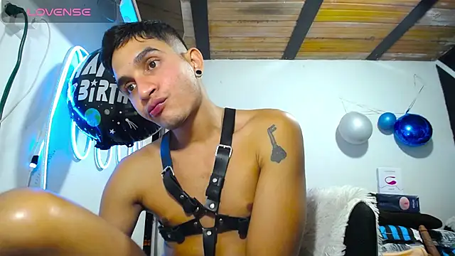 Angel latinboy online show from 03/20/25, 04:29