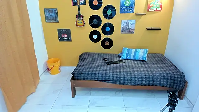 skinnyverus18 online show from 03/12/26, 06:58