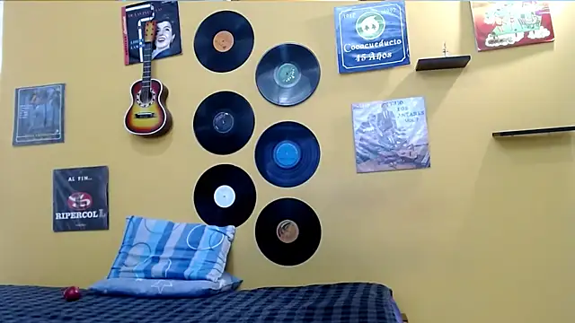 skinnyverus18 online show from 04/18/26, 07:40