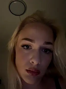 Snapshot of DaryaDoll chatting on 12/17/25, 10:16 DaryaDoll online show from 12/17/25, 10:16